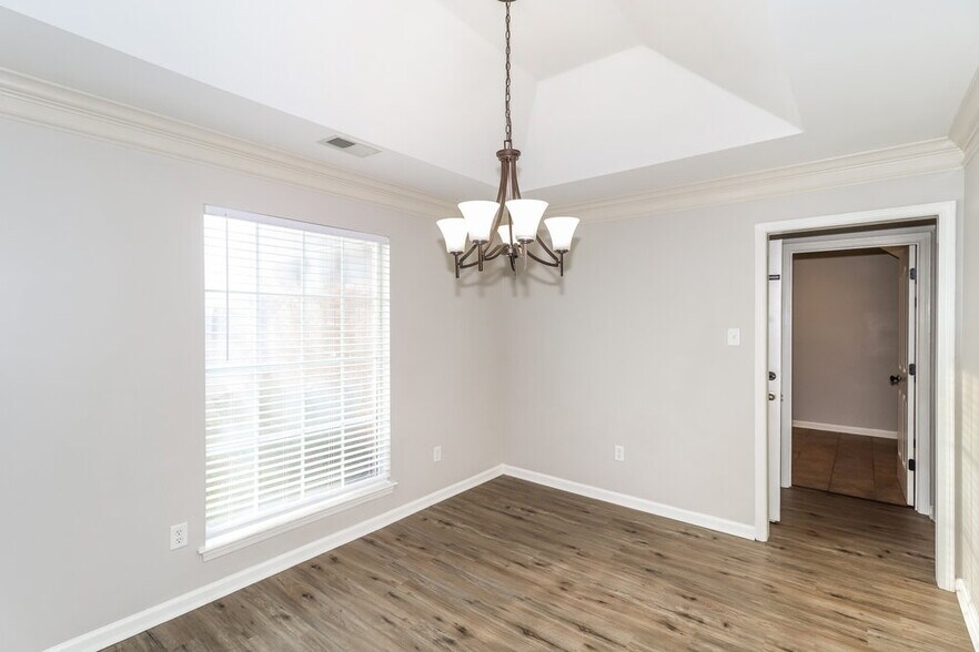 Building Photo - 5818 Carter Dr