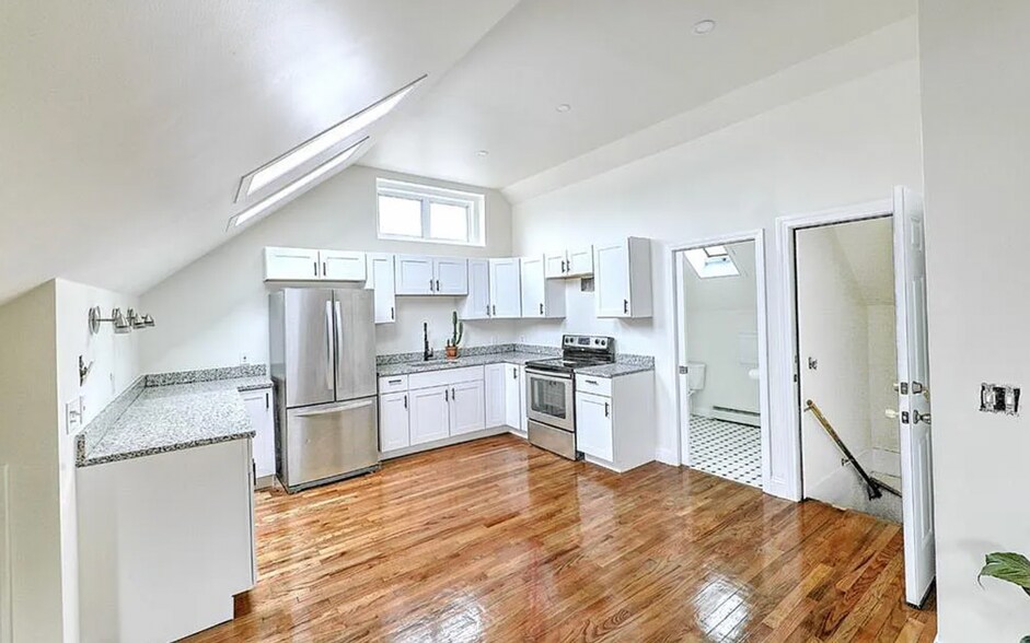 Building Photo - 139 Wentworth Ave