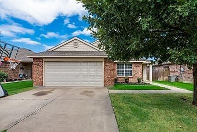 Building Photo - Charming Home in Established Haslet Community