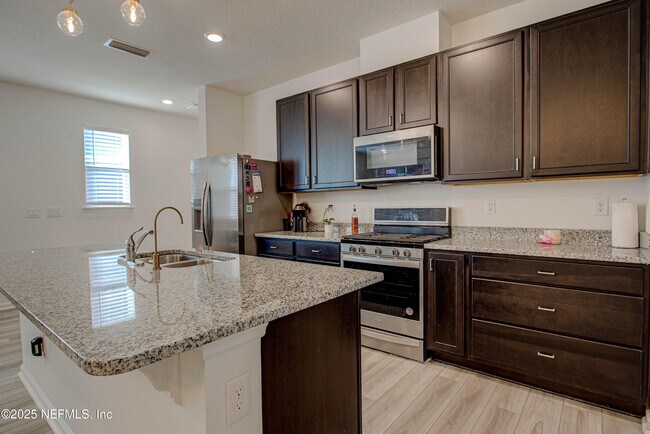 Building Photo - 168 Rambling Brk Trl