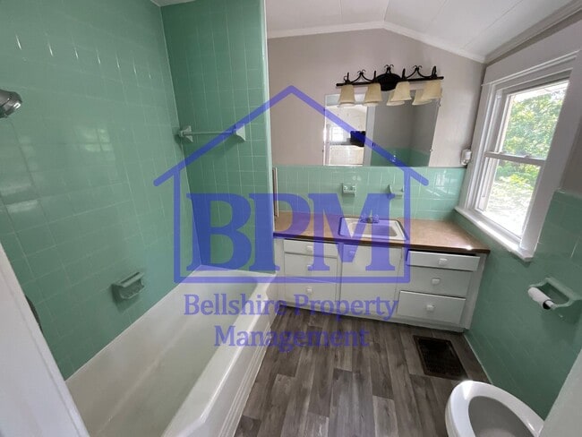 Building Photo - Charming 2-Bedroom Home in the Heart of Di...