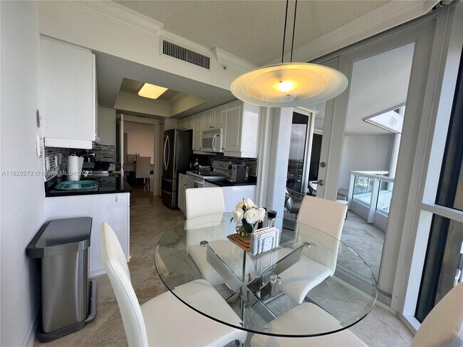 Building Photo - 21055 Yacht Club Dr