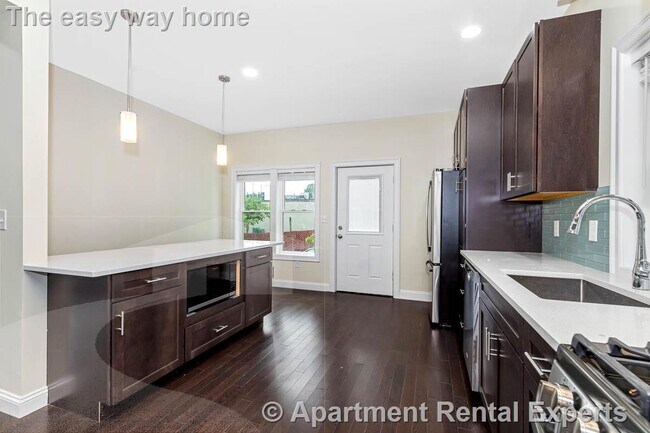 Building Photo - 77 Winchester St