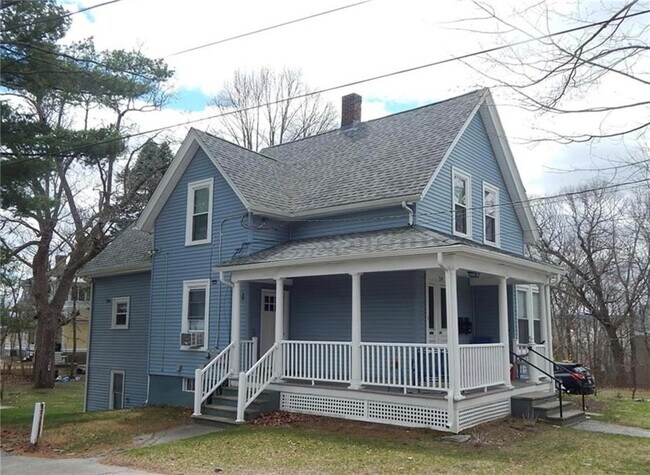 Building Photo - 532 Blackstone St