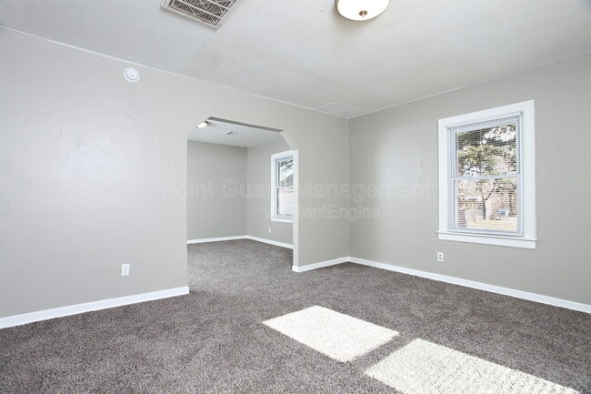 Building Photo - 2006 S Emporia St