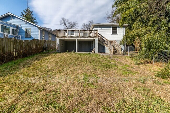 Building Photo - 1006 Freemason St