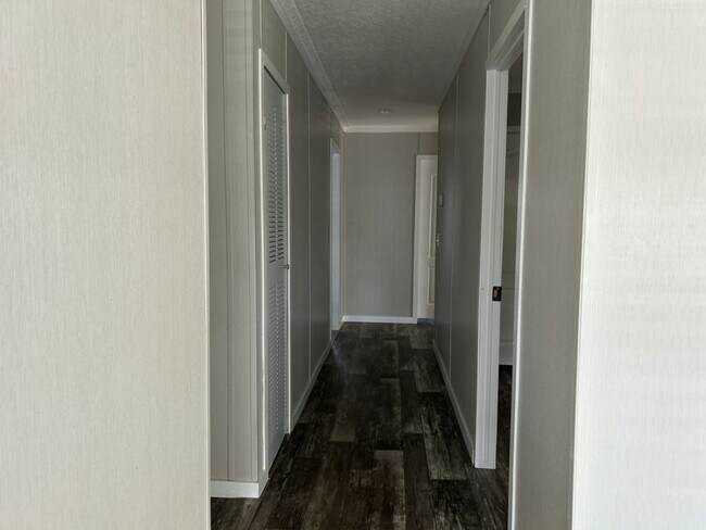 Building Photo - 456 Cecilia Dr