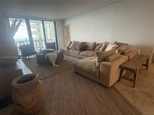 Building Photo - 1111 Crandon Blvd