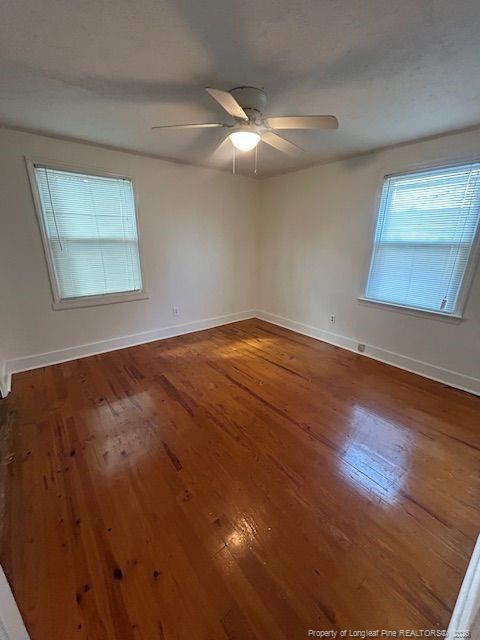 Building Photo - 1007 E 9th St