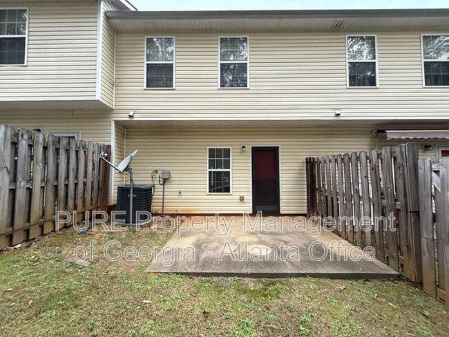 Building Photo - 4210 Oakwood Rd