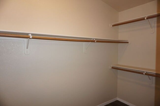 Building Photo - Popular Location, 3Bdm 2Ba Home