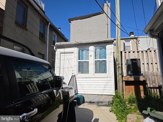 Building Photo - 1450 Battery Ave