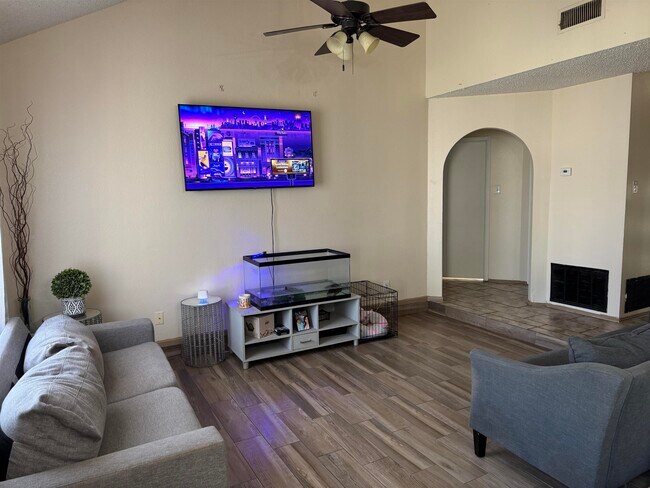 Building Photo - 605 Atlanta Dr