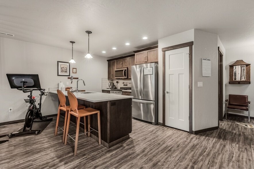 Building Photo - 195 Jasper Loop