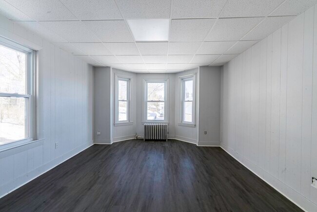 Building Photo - 30 Chestnut St