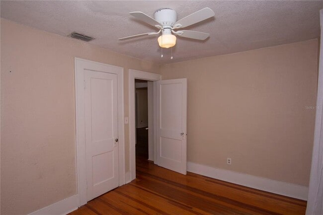 Building Photo - 539 W Yale St
