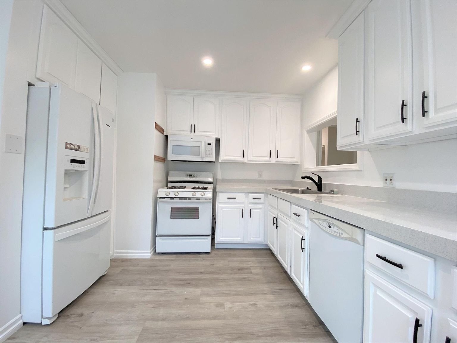 Building Photo - 5148 W 131st St