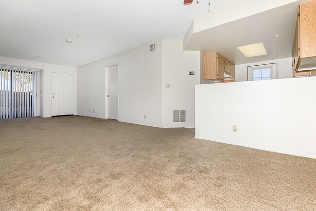 Building Photo - Glenoaks Terrace Apartments