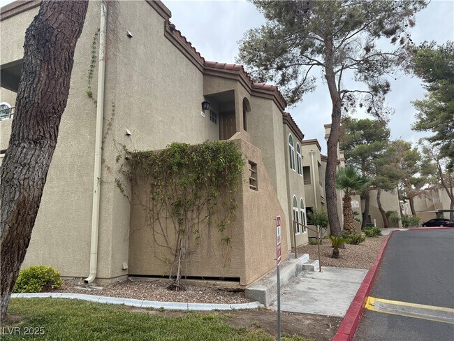 Primary Photo - 3145 E Flamingo Rd