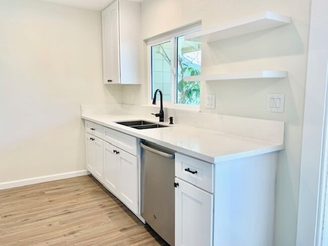 Building Photo - 3 Bedroom + 2 Bathroom Condo | Hueneme Bay 55+ Community | Unfurnished