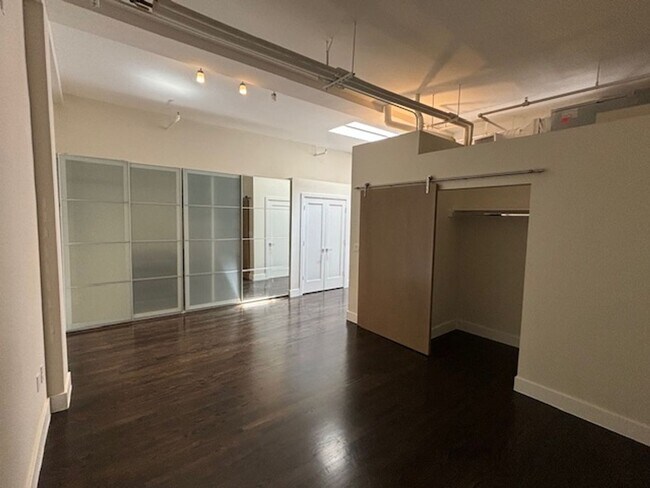 Building Photo - Charming 1bd/1ba Condo – Denver Dry Goods ...