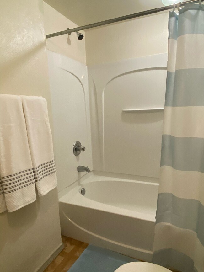 Building Photo - 1701 Brownsville Rd