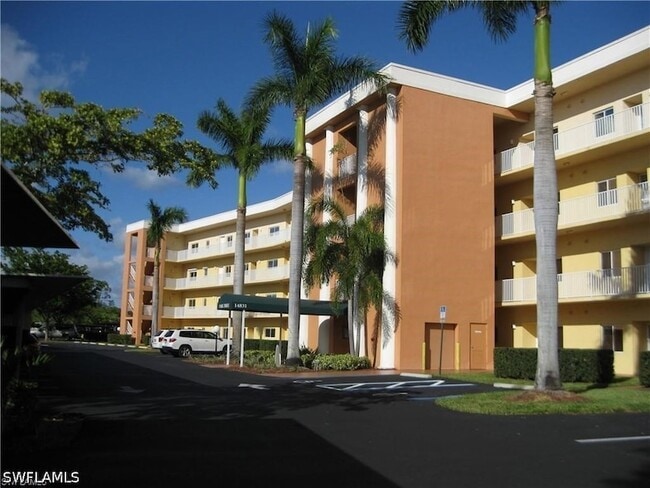 Building Photo - 14931 Park Lake Dr