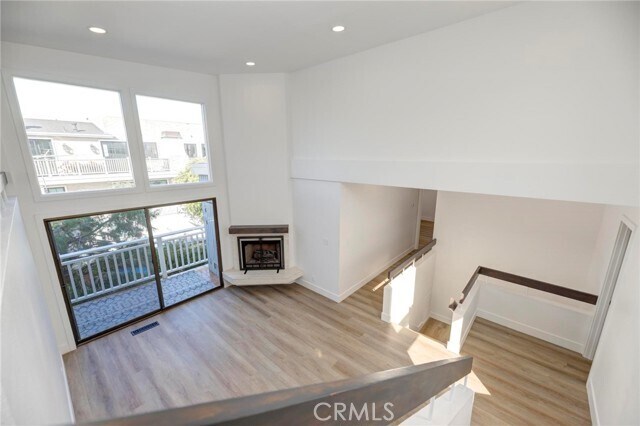 Building Photo - 1090 Loma Dr