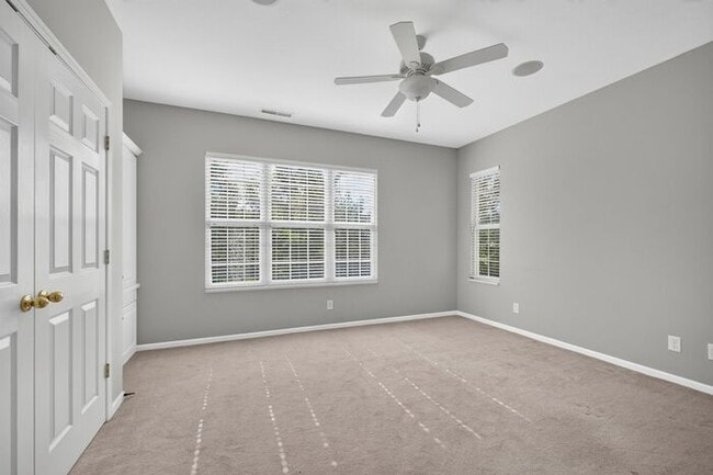 Building Photo - Unique Centennial Townhome