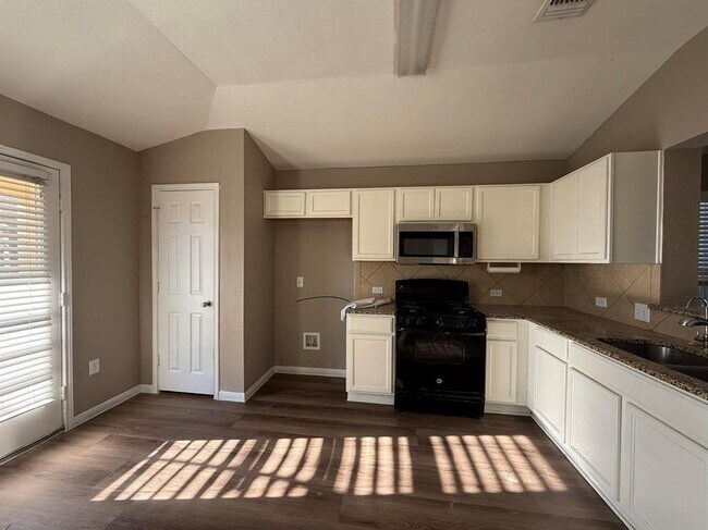 Building Photo - 18017 Busby Dr
