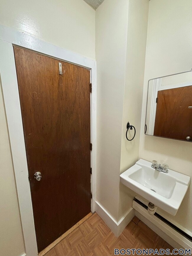 Building Photo - 41 Anderson St