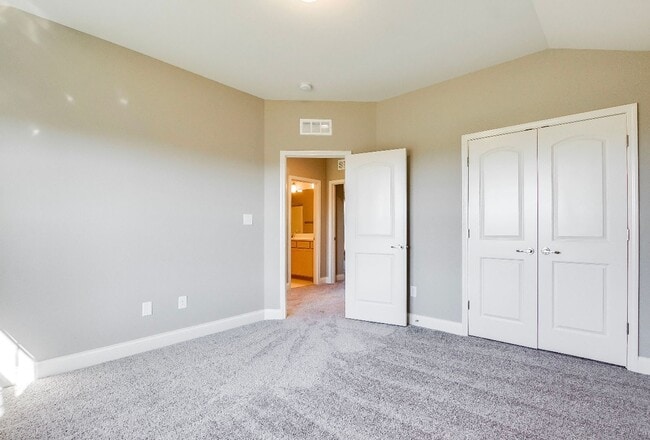 Building Photo - Gorgeous Newer Construction Home!