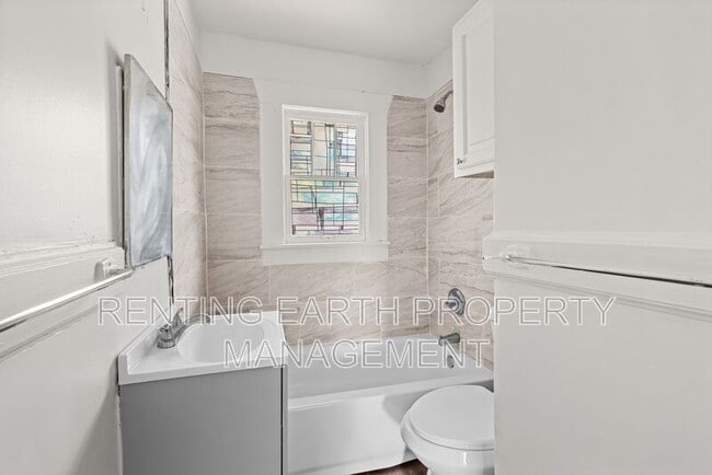 Building Photo - 601 78th St S