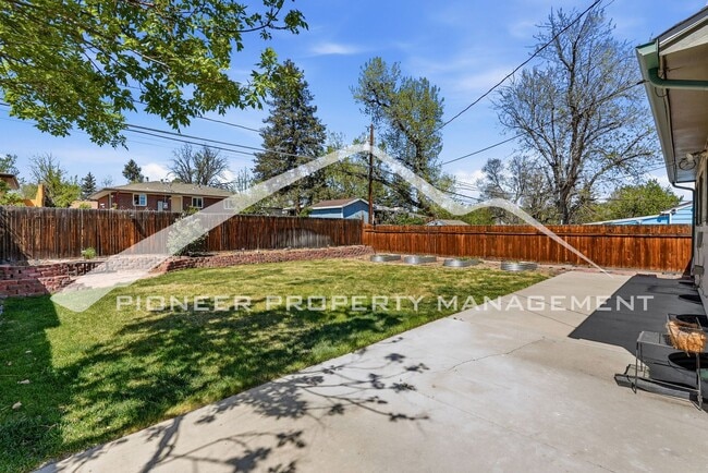 Building Photo - Lovely Single Family Home Fenced in Yard and Central AC