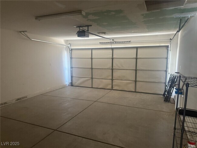 Building Photo - 4425 Sunflower Ave
