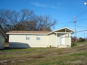 Building Photo - 101 Stevens St