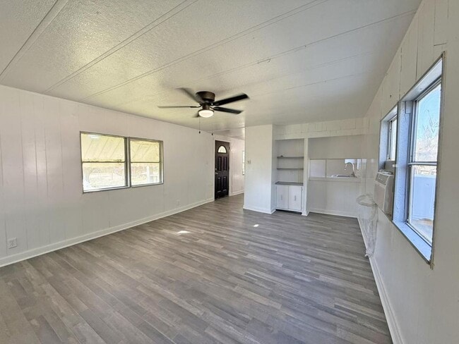 Building Photo - 6227 Forest Acre Cir N