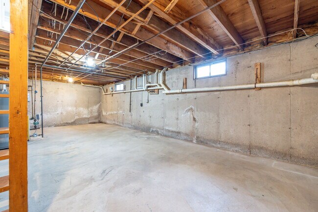 Building Photo - 29 Medford St