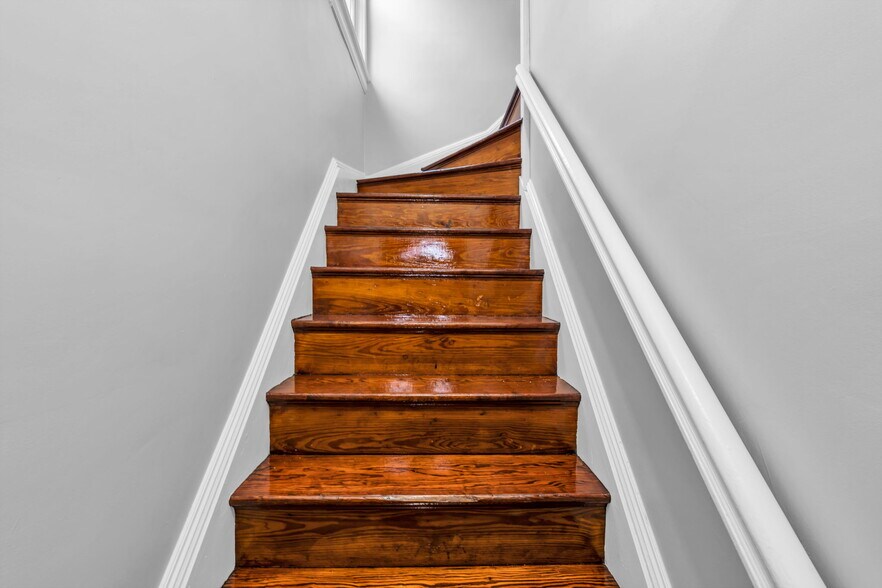 Building Photo - 181 Jacoby Street