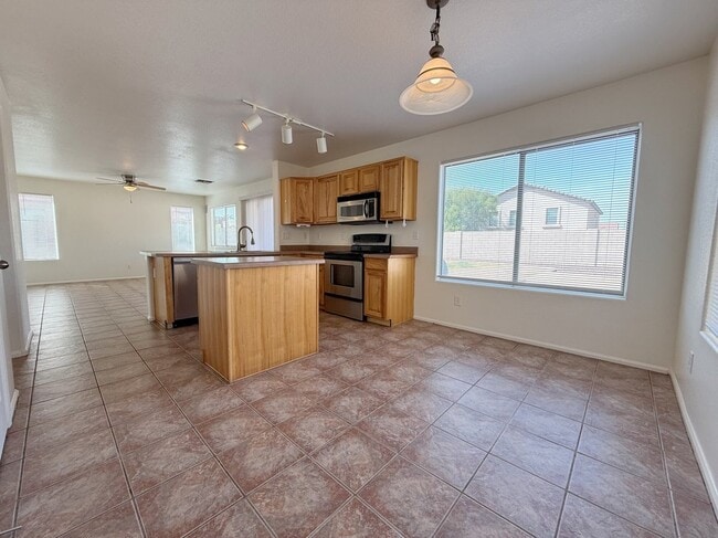 Building Photo - 4802 W Fawn Dr