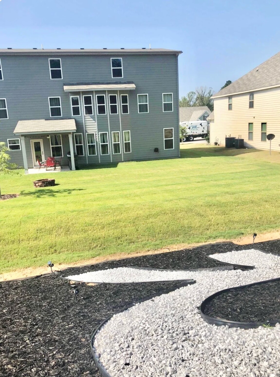 Building Photo - 819 Burch Creek Dr