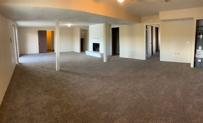 Building Photo - $2,595 / 4BR, 3.5BA Liberty Lake Executive...