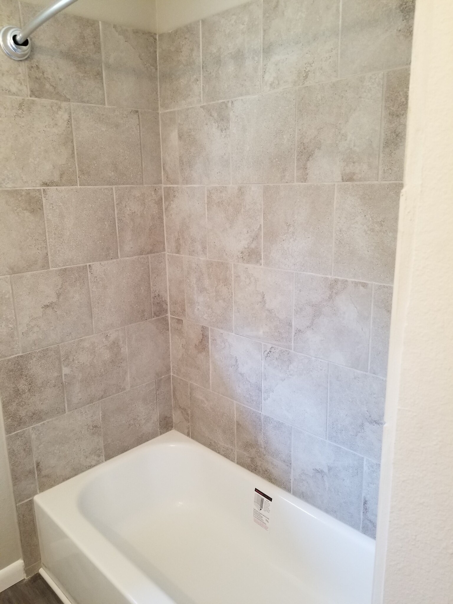 Hallway shower - 7417 Caddo Rd