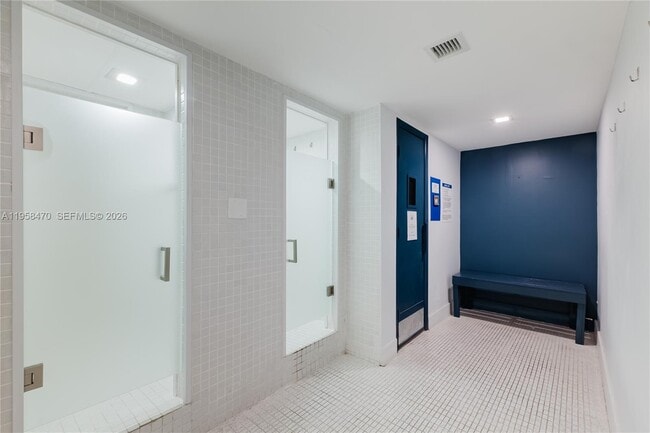 Building Photo - 16565 NE 26th Ave