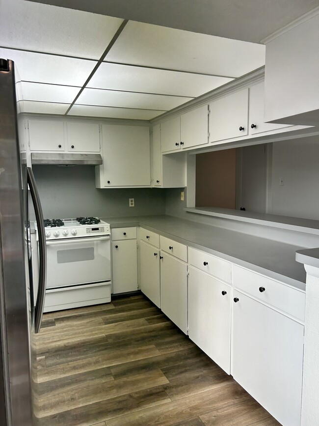 Building Photo - 4042 Laguna Shores Rd