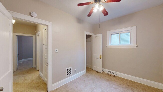 Building Photo - 11302 Parkview Ave