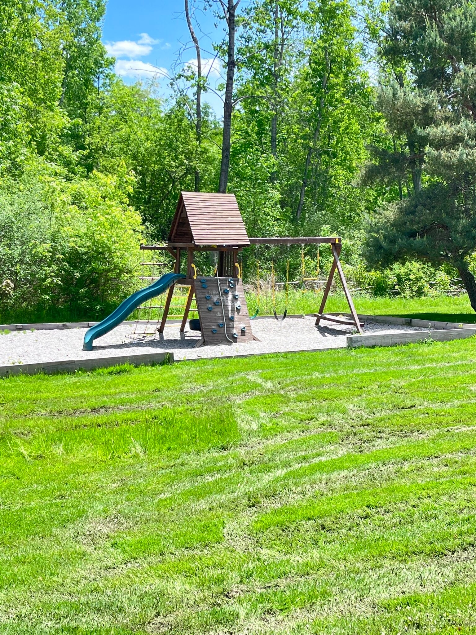 Building Photo - 152 Quarry Hill rd