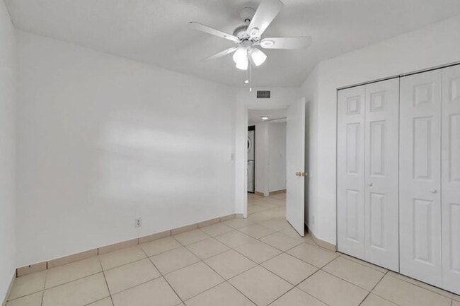 Building Photo - 8431 Royal Palm Blvd