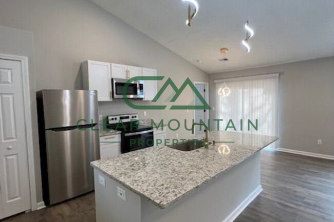 Building Photo - Beautifully Updated 4BR/2BA Home with Modern Finishes!