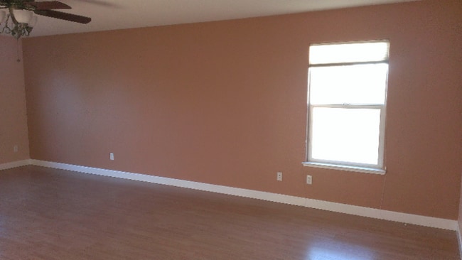 Building Photo - 1800 Marinette Ln